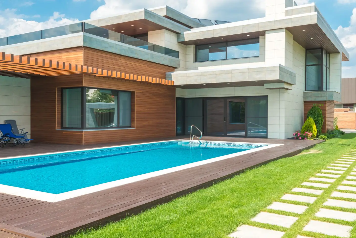 Swimming pool builders serving Lachlan, NSW